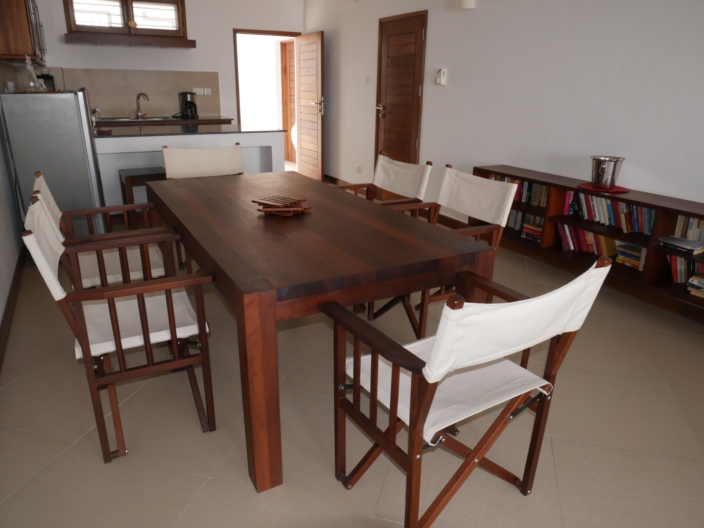 dining to kitchen